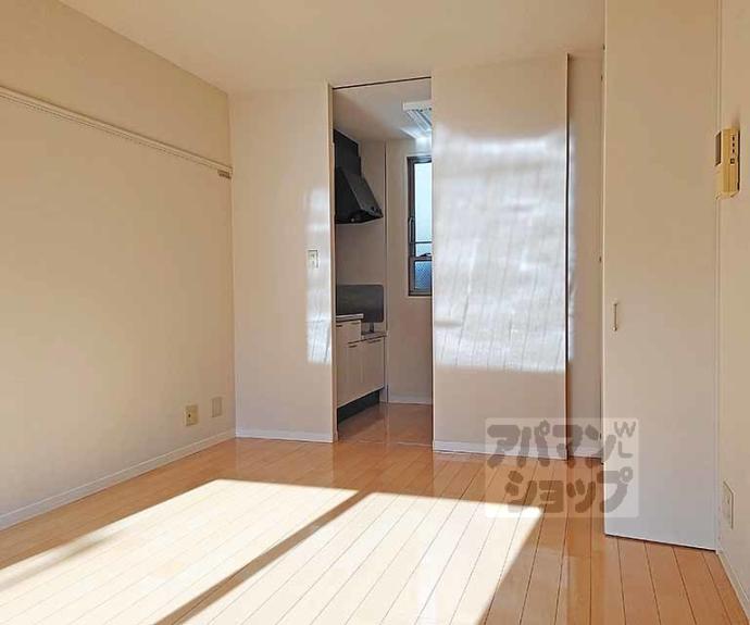 【プチ・シャトー伏見】間取