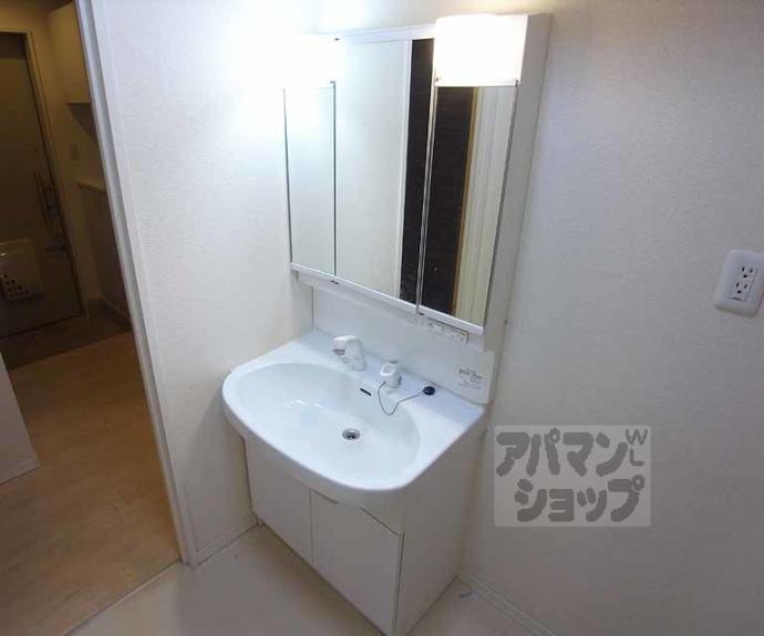 【シャーメゾン伏見桂川】間取