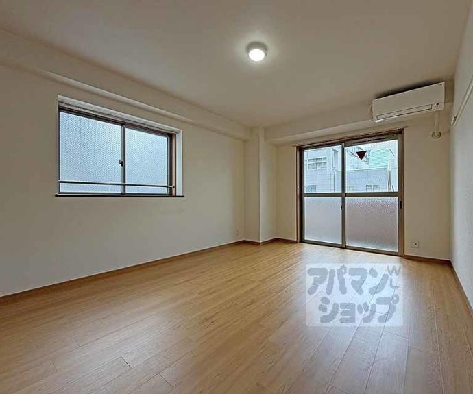 【メディナ三条室町】間取