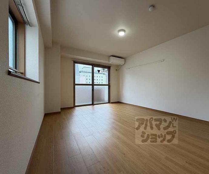 【メディナ三条室町】間取