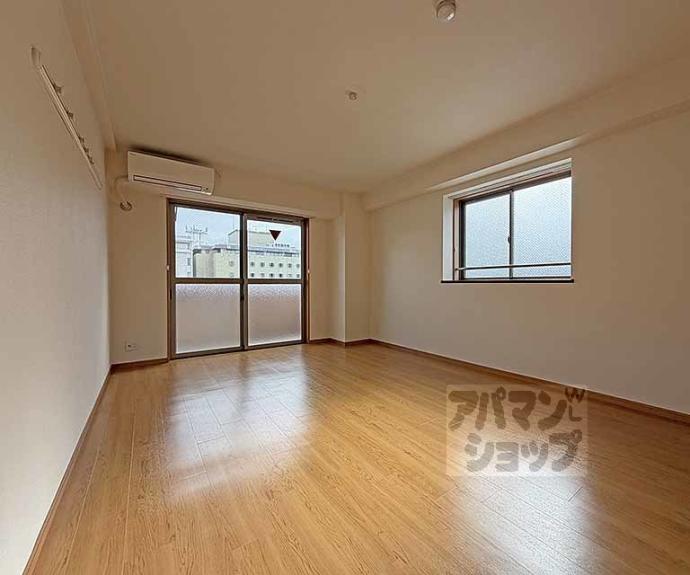 【メディナ三条室町】間取