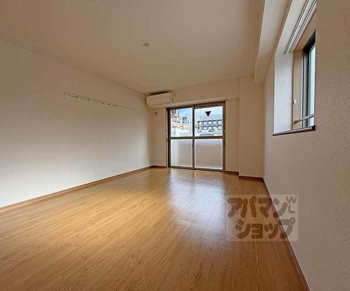 【メディナ三条室町】間取