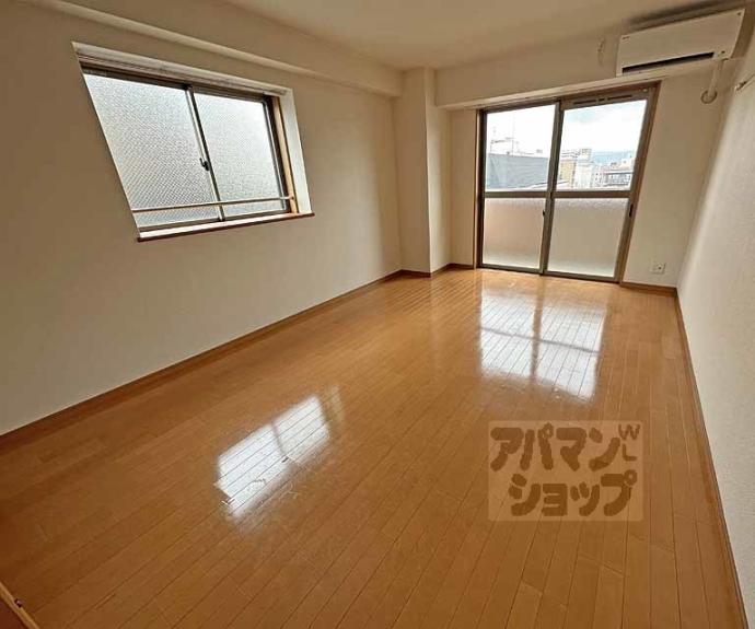 【メディナ三条室町】間取