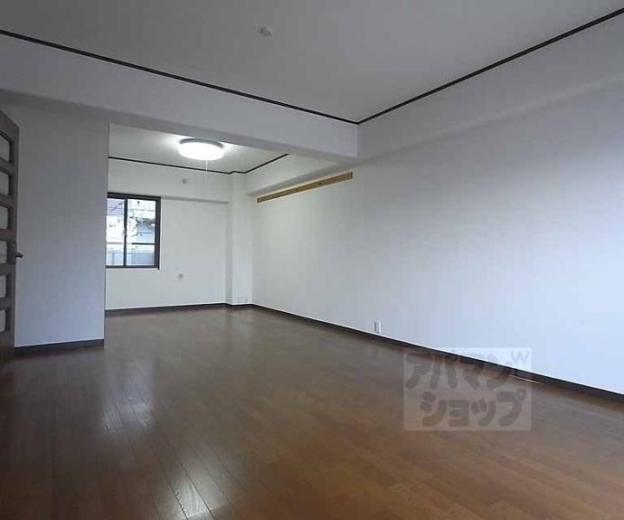 【ロワイヤル室町】間取