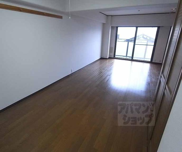 【ロワイヤル室町】間取