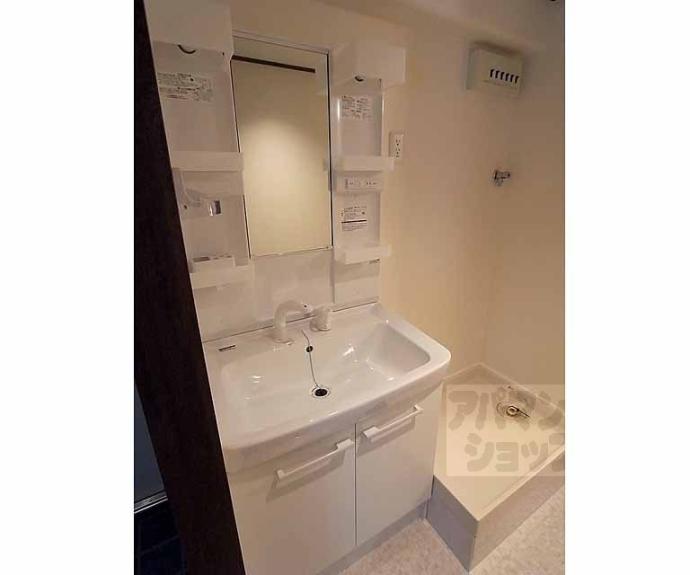 【ロワイヤル室町】間取