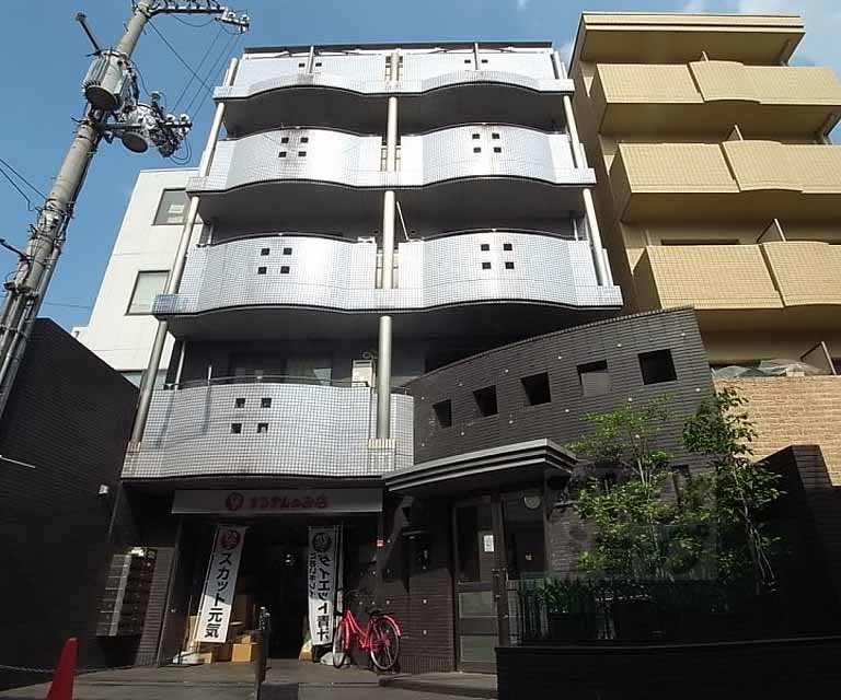 カミュエラ四条