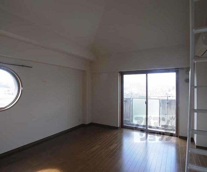 【ランブラス御所西】間取