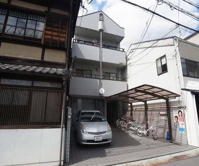 【ハイツ中御門】