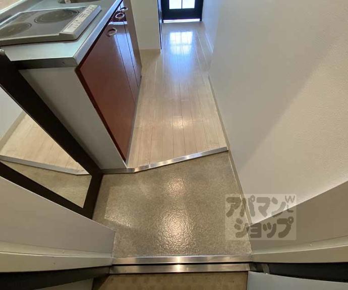 【三条ヴィラさわだ】間取