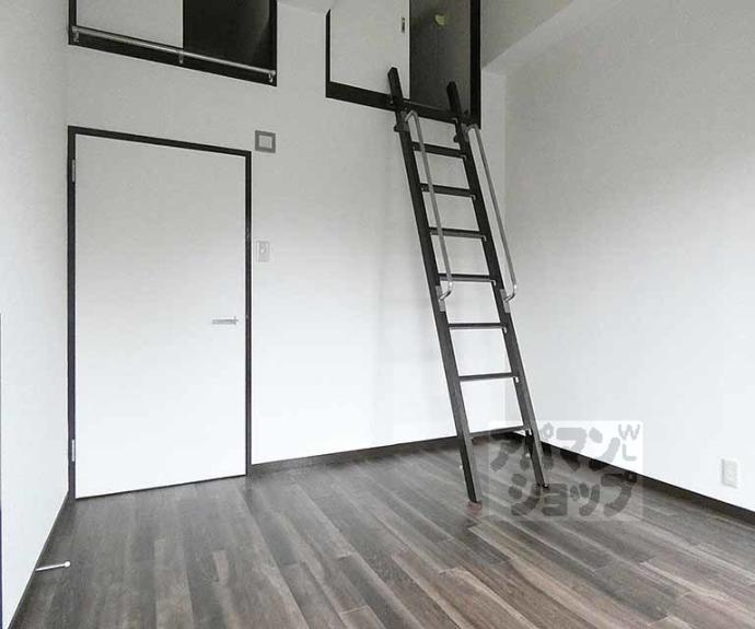 【Ｗｅｓｔ　Ｓｑｕａｒｅ】間取