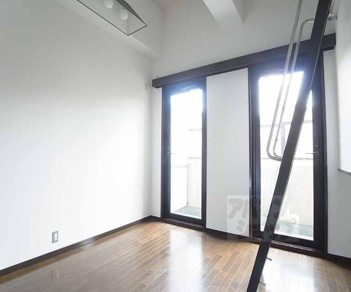 【Ｗｅｓｔ　Ｓｑｕａｒｅ】間取