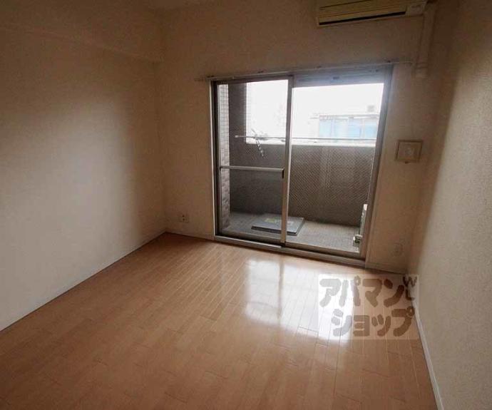 【スワンズ京都二条城北】間取