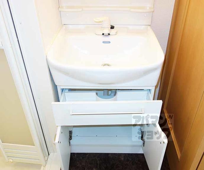 【ロイヤルシティーAYA】間取