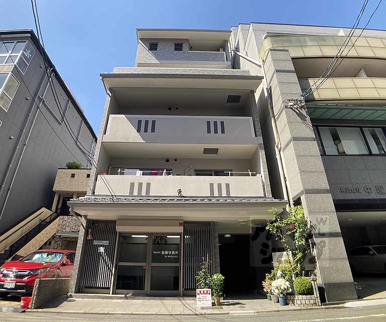 コンフォレスト三条