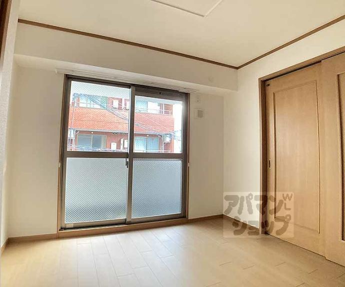 【コンフォレスト三条】間取