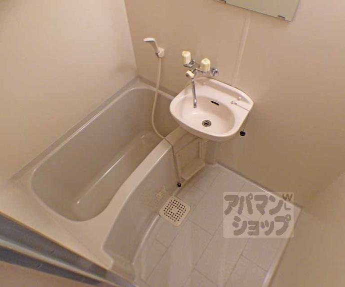 【ＧＩＯＶＡＮＥ高橋】間取