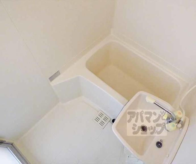 【アズィールＤ棟】間取