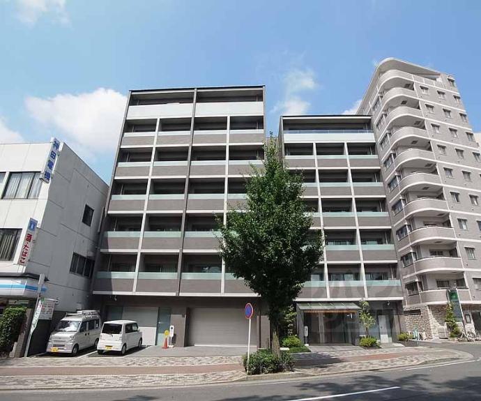 【ＳＩＬＫ　ＨＯＵＳＥとなみ　２号館】間取