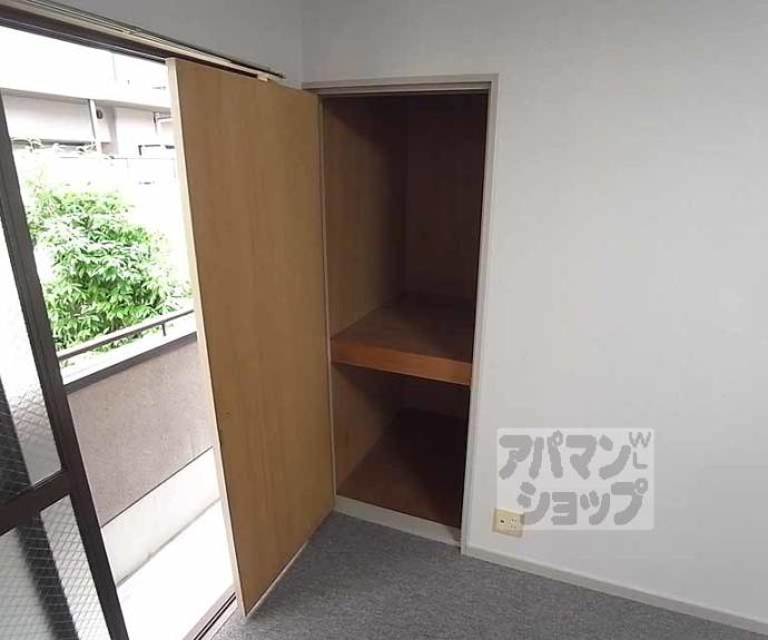 【ラトゥール西院】間取