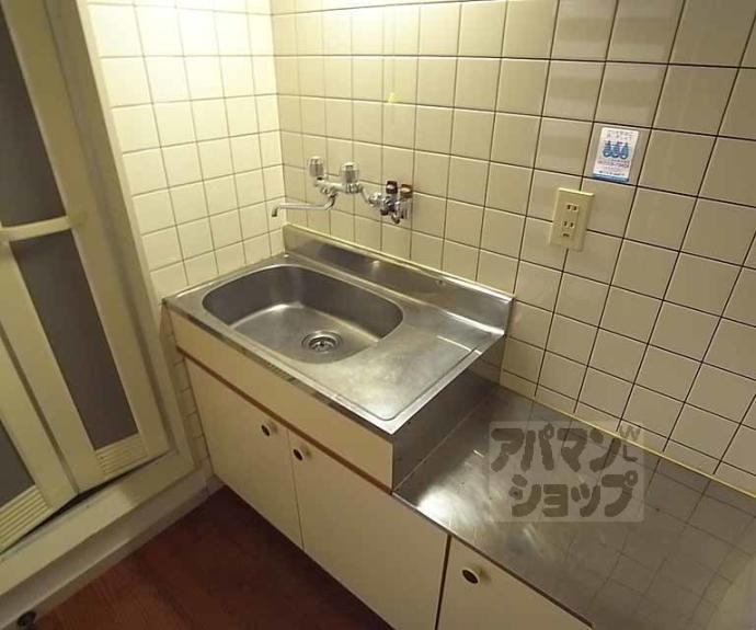 【ラトゥール西院】間取