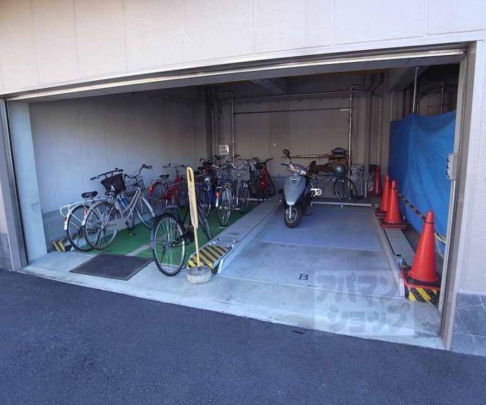 【シャトー太秦】間取