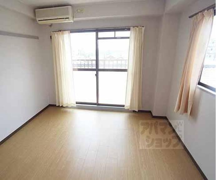 【シャトー太秦】間取