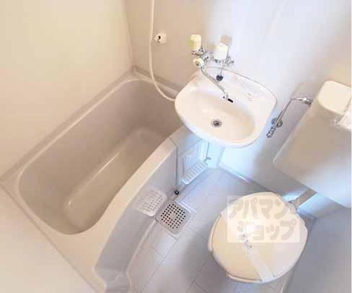 【シャトー太秦】間取