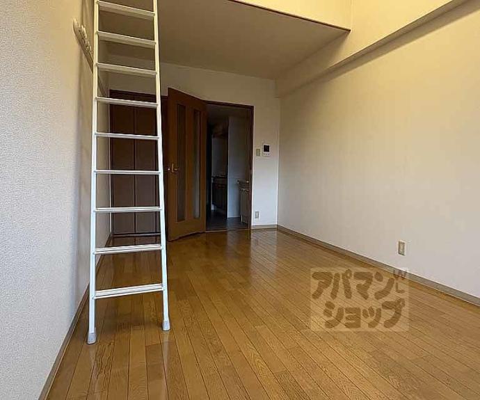 【エレガント鴨川】間取