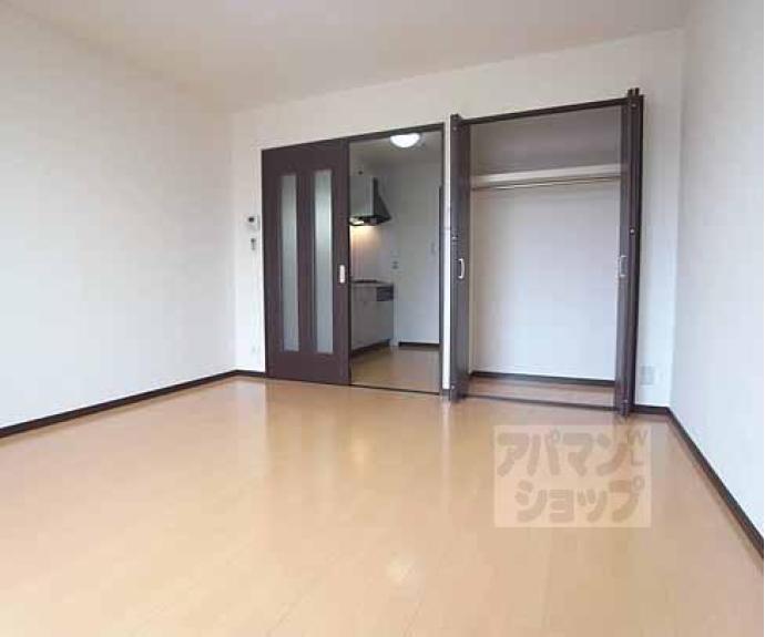 【アンプルールフェールデルニエ嵯峨ノ段町】間取