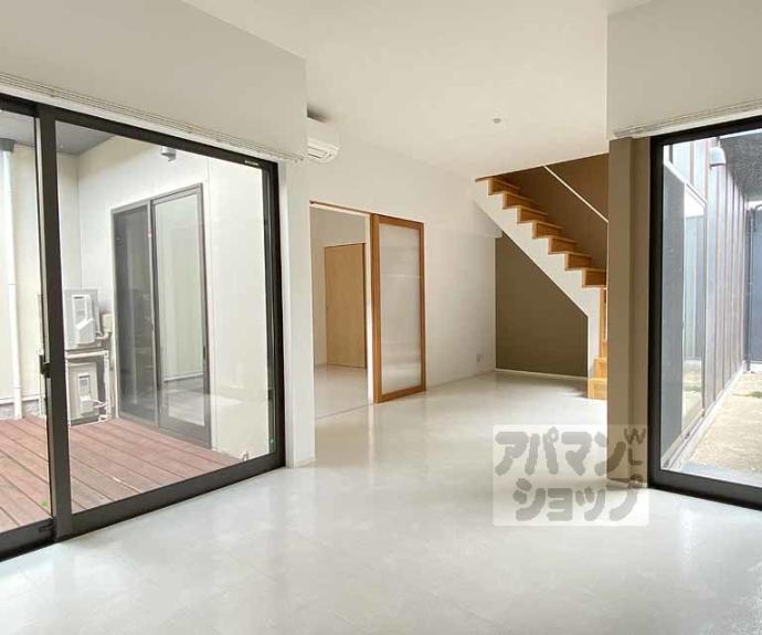 【コートハウス上桂】間取