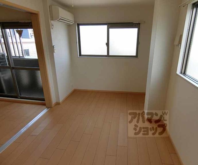 【ｆｏｒｅｓｔａｇｅ　西院】間取