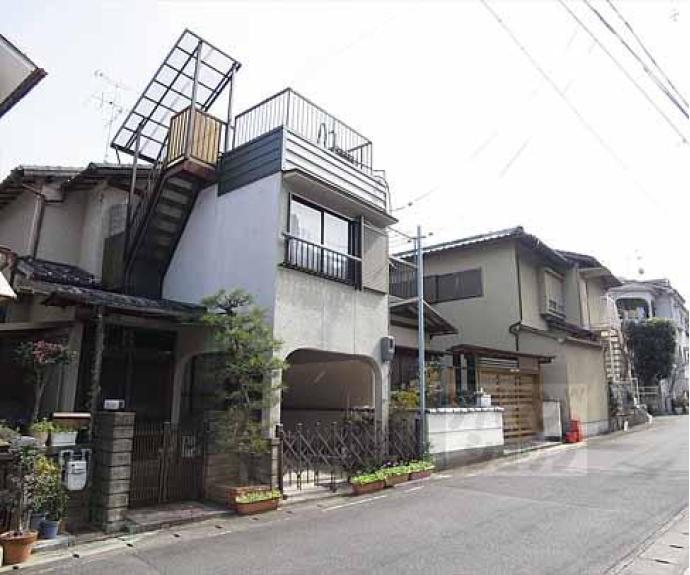 【Ｃｈａｌｅｔ　ｄｅ　ｌ＇ｏｕｅｓｔ】間取