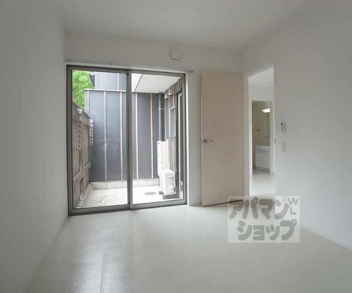 【Ｃｈａｌｅｔ　ｄｅ　ｌ＇ｏｕｅｓｔ】間取