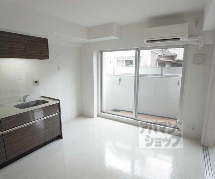 【プリオーレリベルタ桂A棟】間取