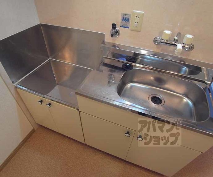 【エレガンス西院】間取