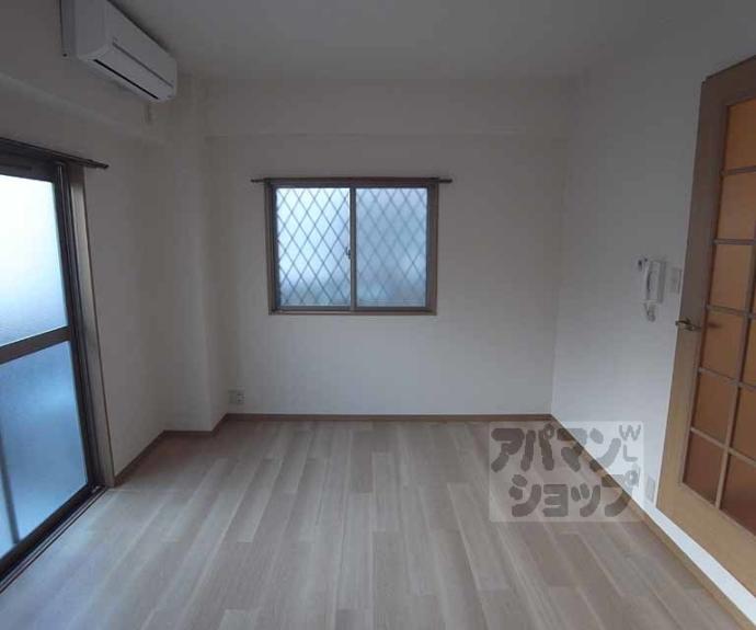 【エレガンス西院】間取