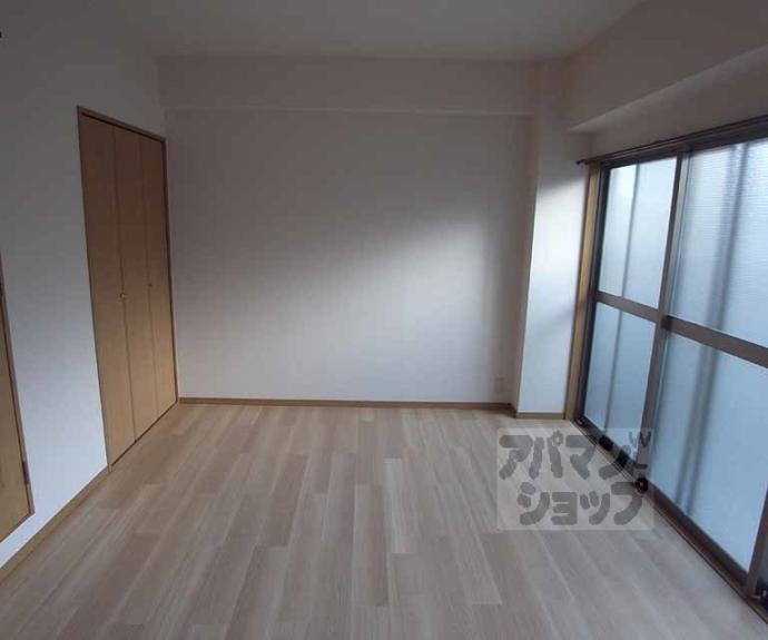 【エレガンス西院】間取