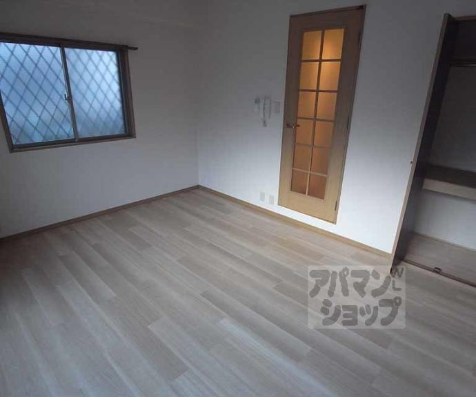 【エレガンス西院】間取