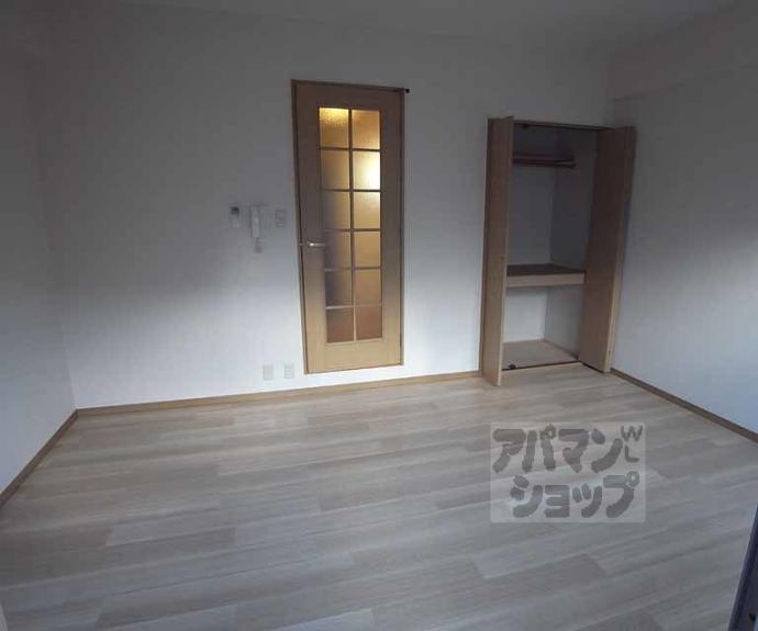 【エレガンス西院】間取