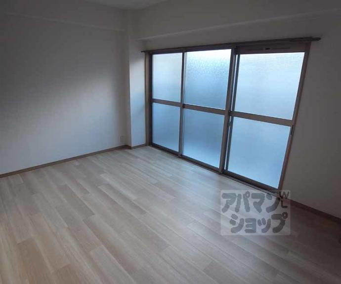 【エレガンス西院】間取