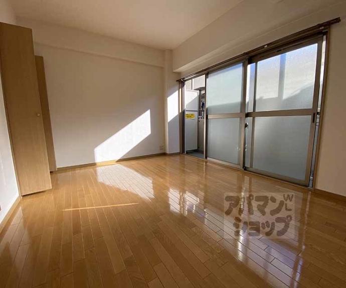 【エレガンス西院】間取