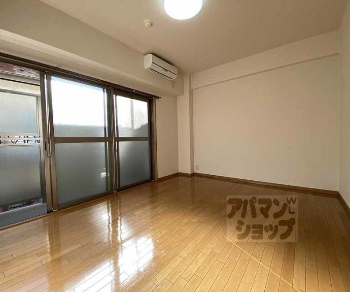 【エレガンス西院】間取