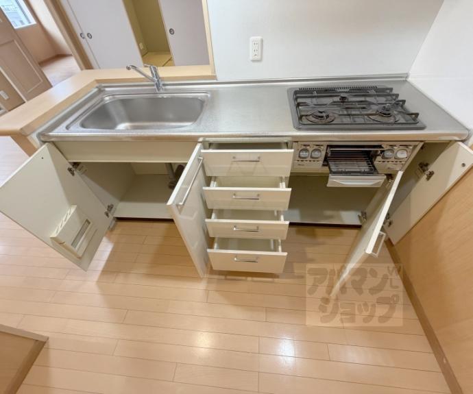 【パインフィールド西院】間取