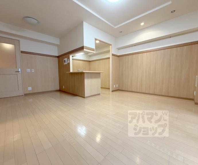 【パインフィールド西院】間取