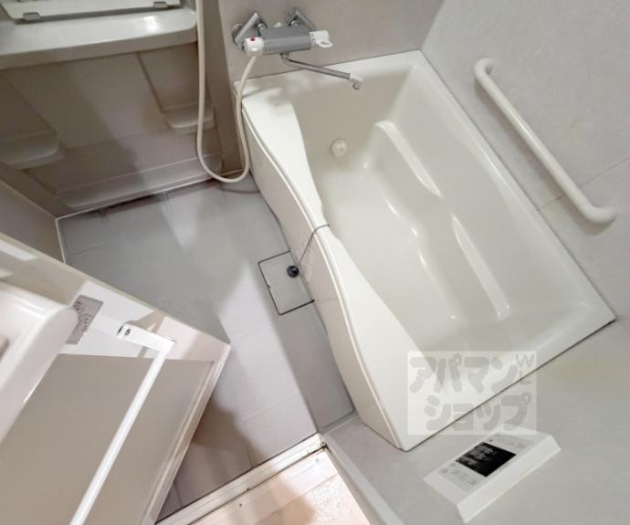 【パインフィールド西院】間取