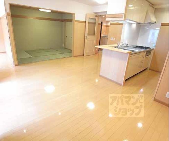 【パインフィールド西院】間取