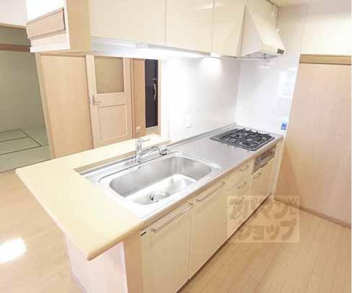 【パインフィールド西院】間取