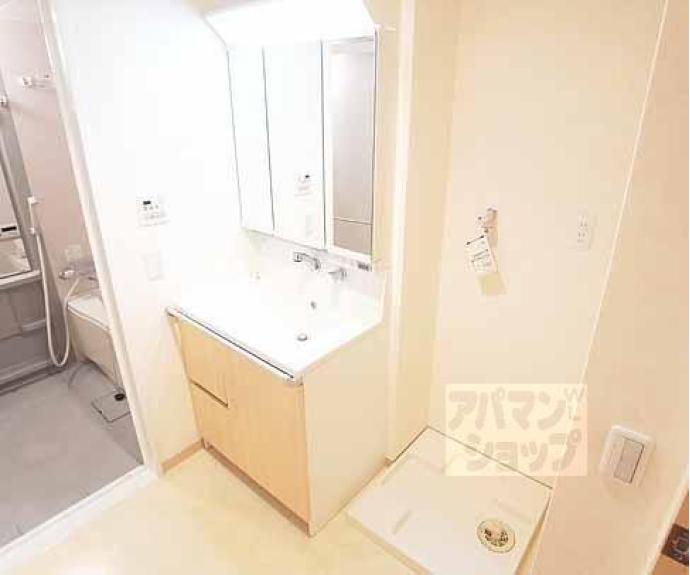 【パインフィールド西院】間取