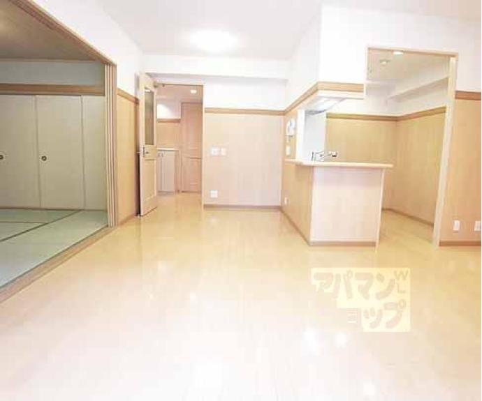 【パインフィールド西院】間取